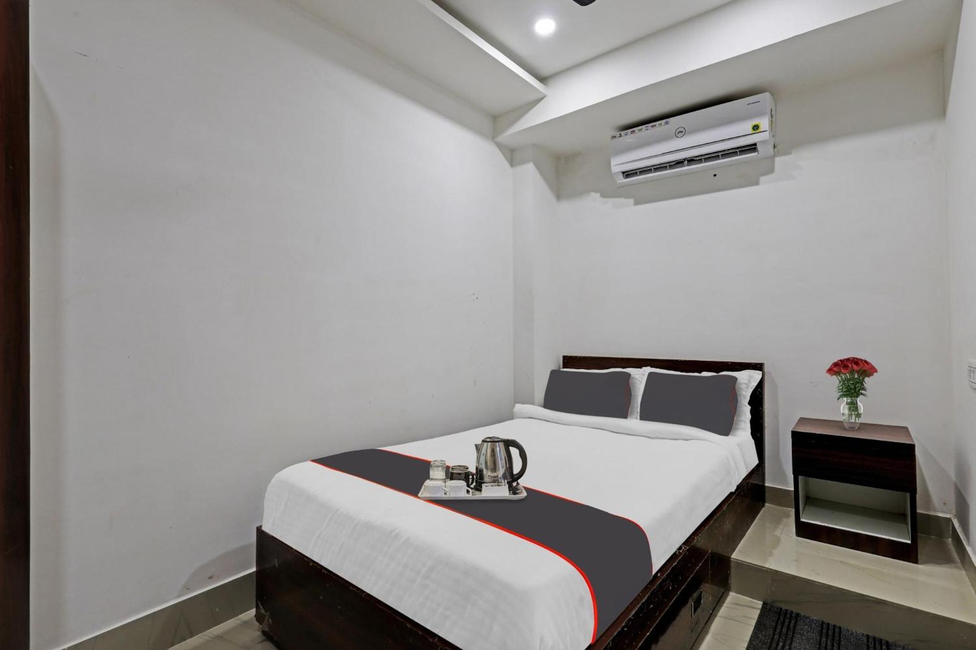 Hotel O Lakhi Guest House Guwahati Buitenkant foto
