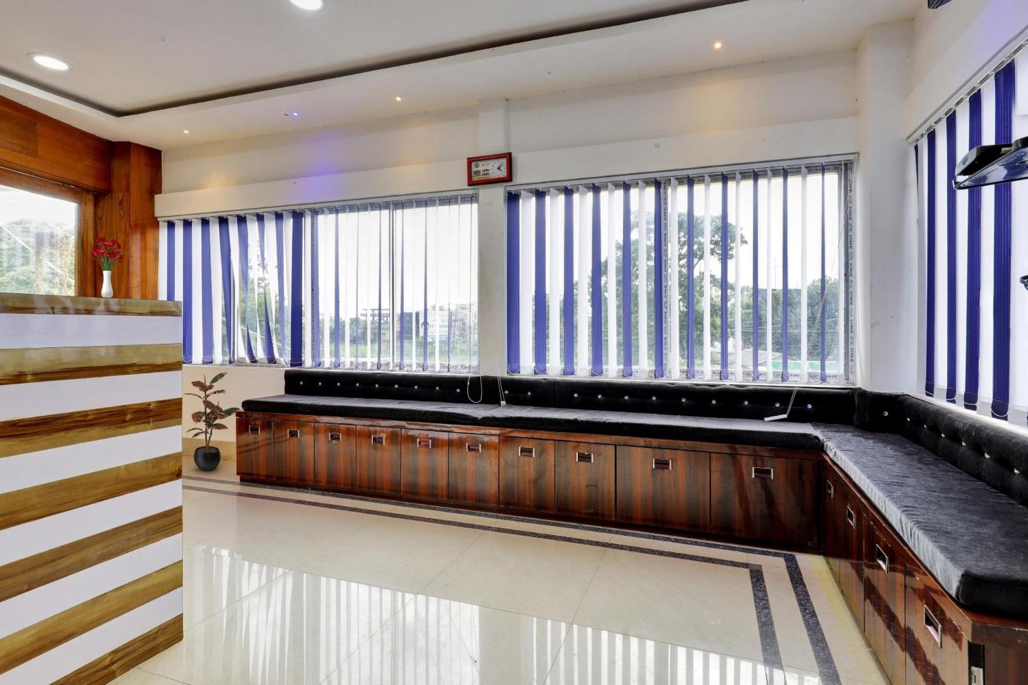 Hotel O Lakhi Guest House Guwahati Buitenkant foto