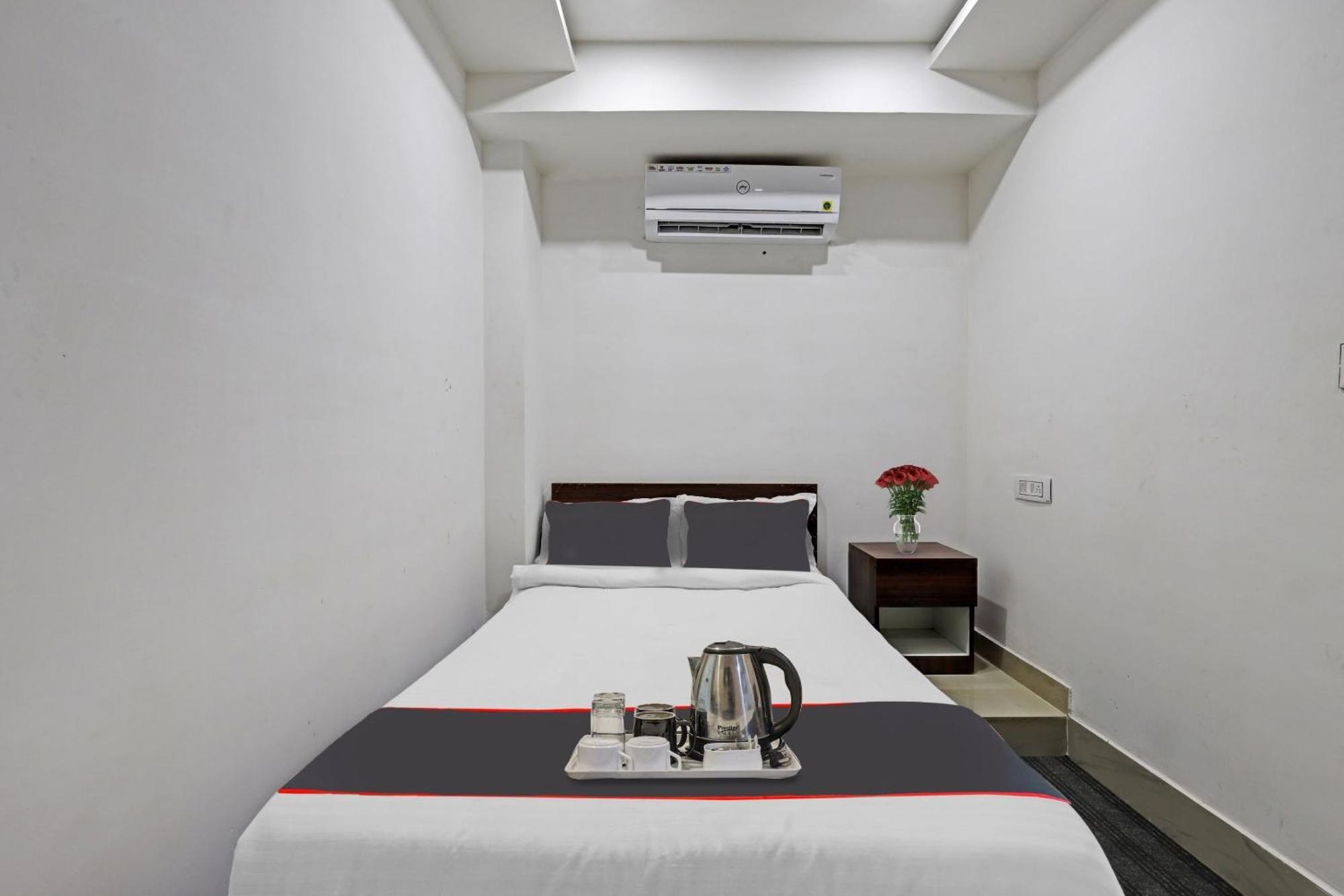 Hotel O Lakhi Guest House Guwahati Buitenkant foto