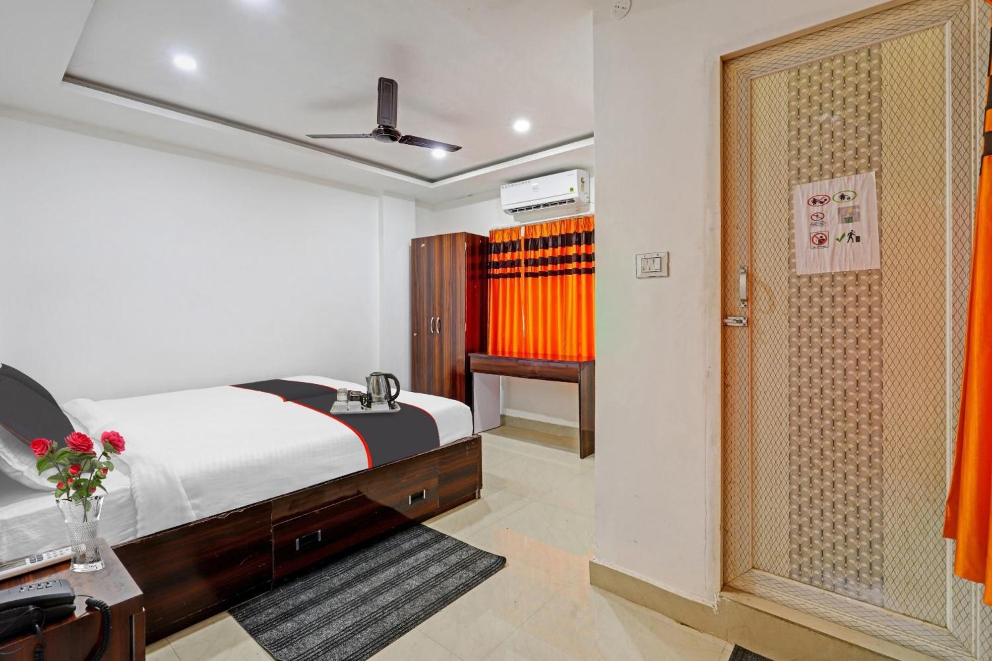 Hotel O Lakhi Guest House Guwahati Buitenkant foto